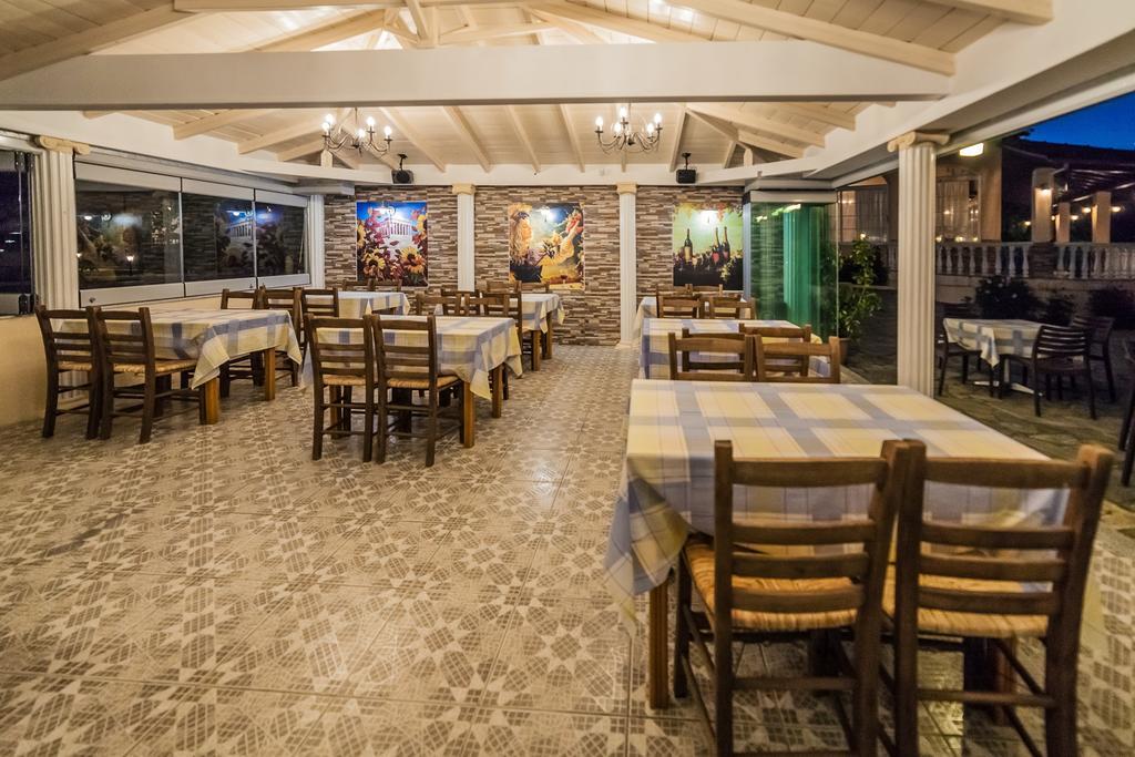Sintrivanis Resort Beach Paralía Skotínis Buitenkant foto