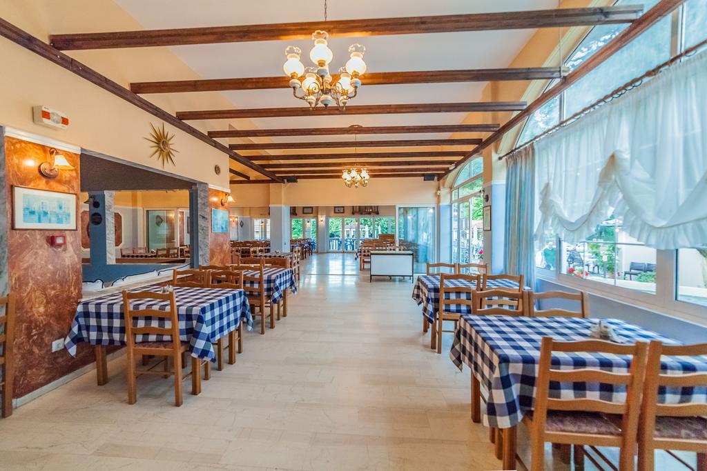 Sintrivanis Resort Beach Paralía Skotínis Buitenkant foto