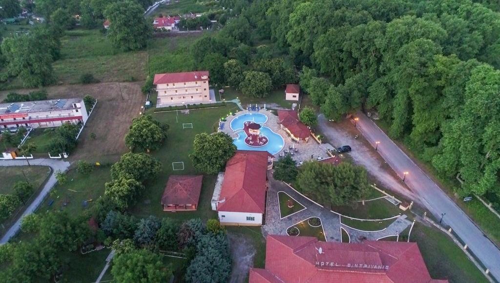 Sintrivanis Resort Beach Paralía Skotínis Buitenkant foto