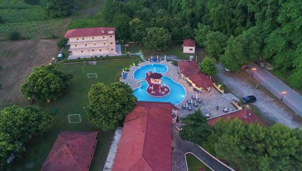 Sintrivanis Resort Beach Paralía Skotínis Buitenkant foto